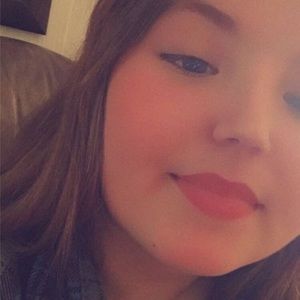 Meet your Posher, Emalee